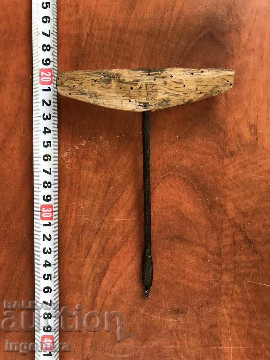 Burghiu burghiu unealta de mana antica - 5 Burghiu burghiu unealta de mana antica - 5