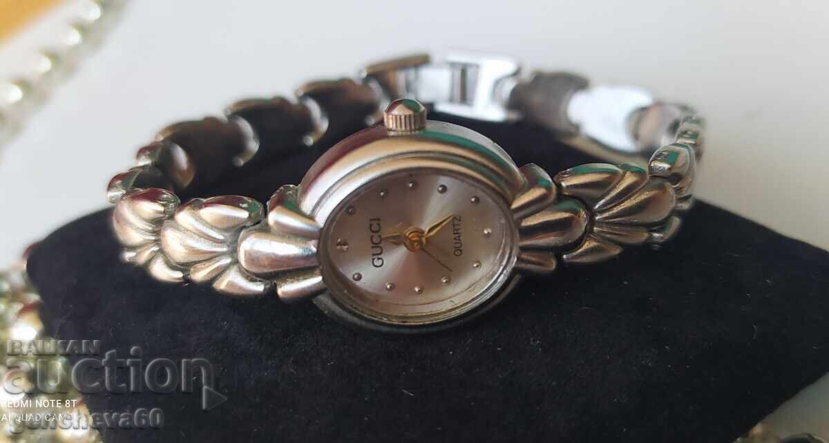 Δημοπρασία Γυναικεία ρολόγια GUCCI Δημοπρασία Γυναικεία ρολόγια GUCCI