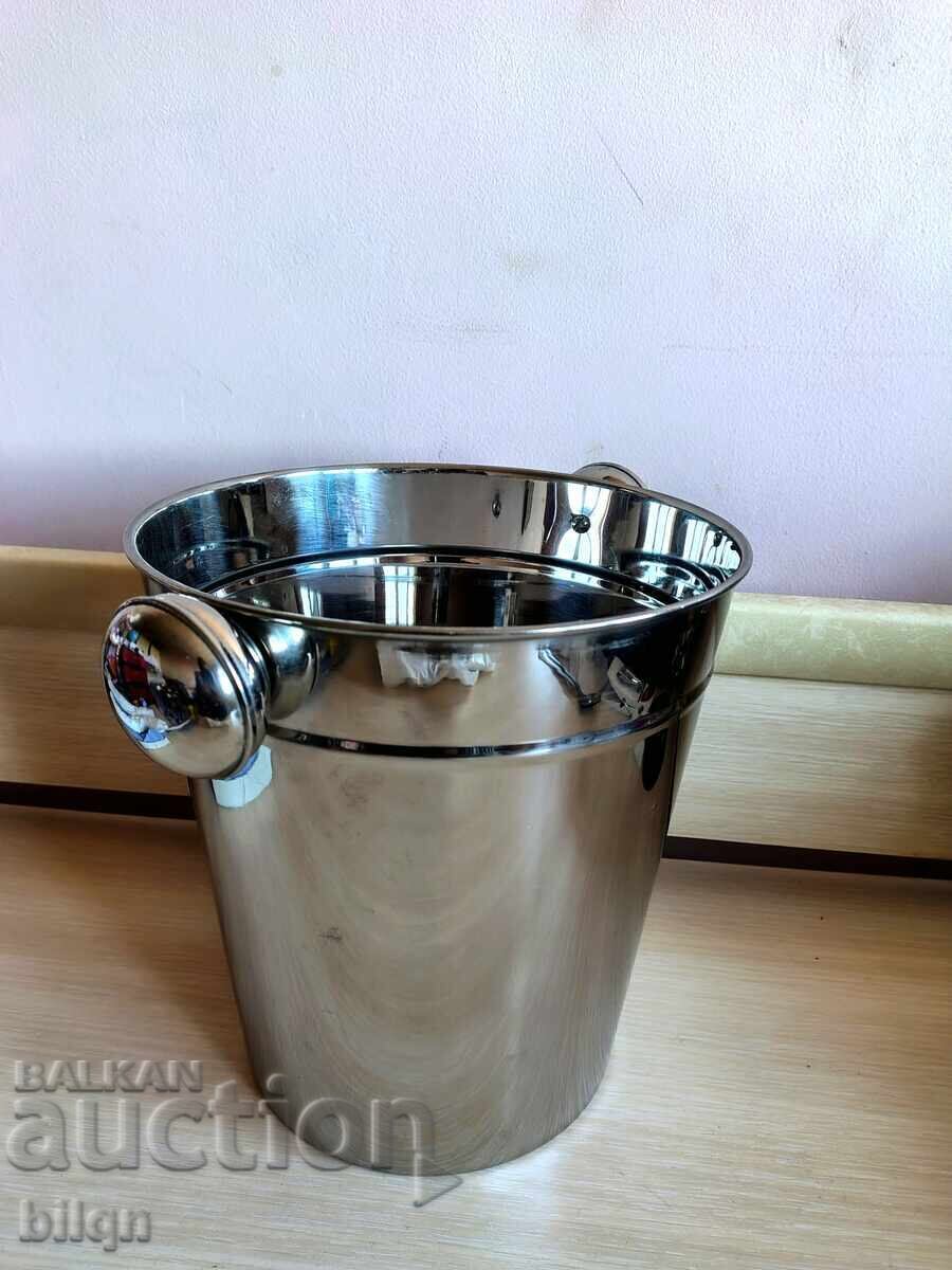 Auction  Beautiful Champagne