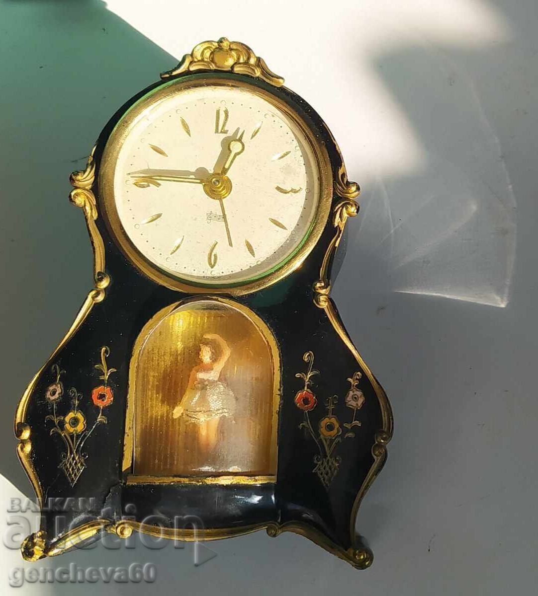 Livrarea Ceas deşteptător antic şemineu cu balerină GERMANIA