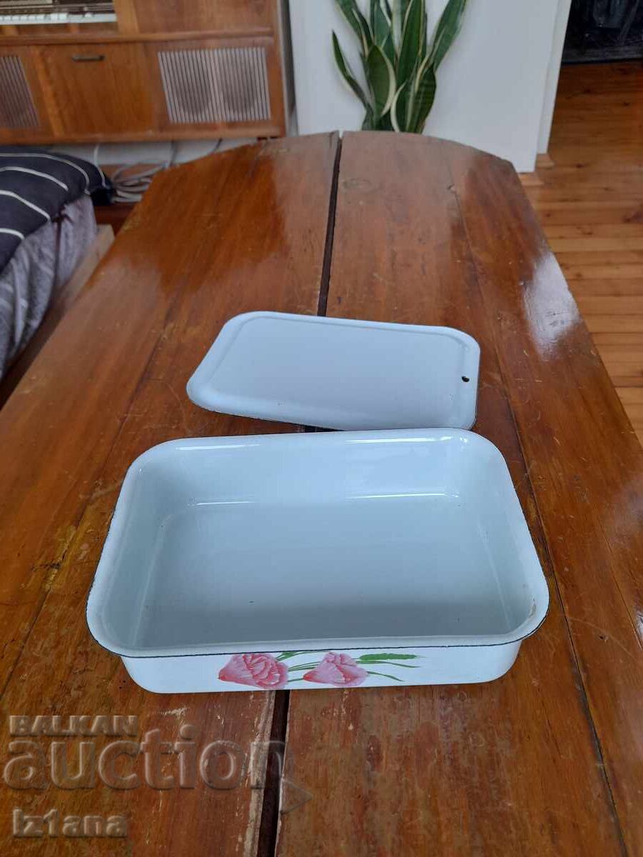 Old enamel food box with price 37.00 BGN | € 18.92