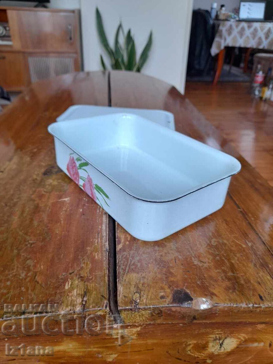 Auction  Old enamel food box
