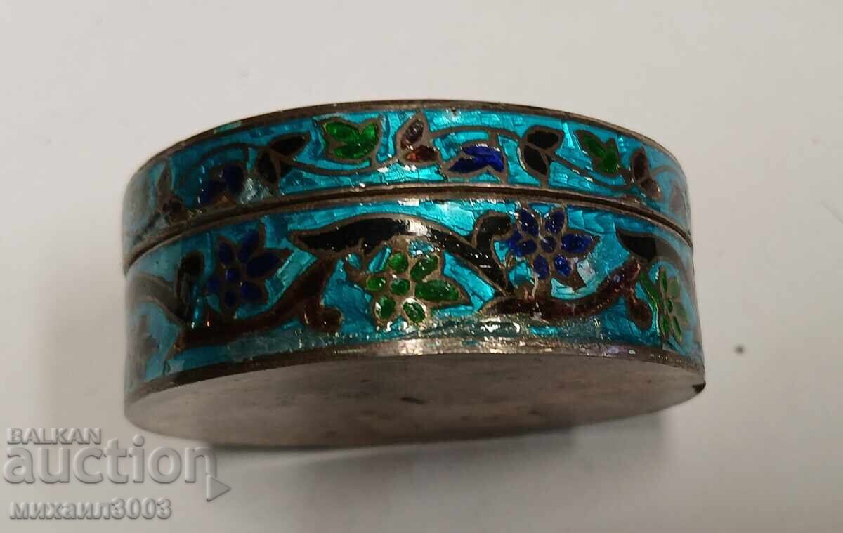 Сребърна кутийка с емайл с цена 250.00 лв. | € 127.82 Сребърна кутийка с емайл с цена 250.00 лв. | € 127.82