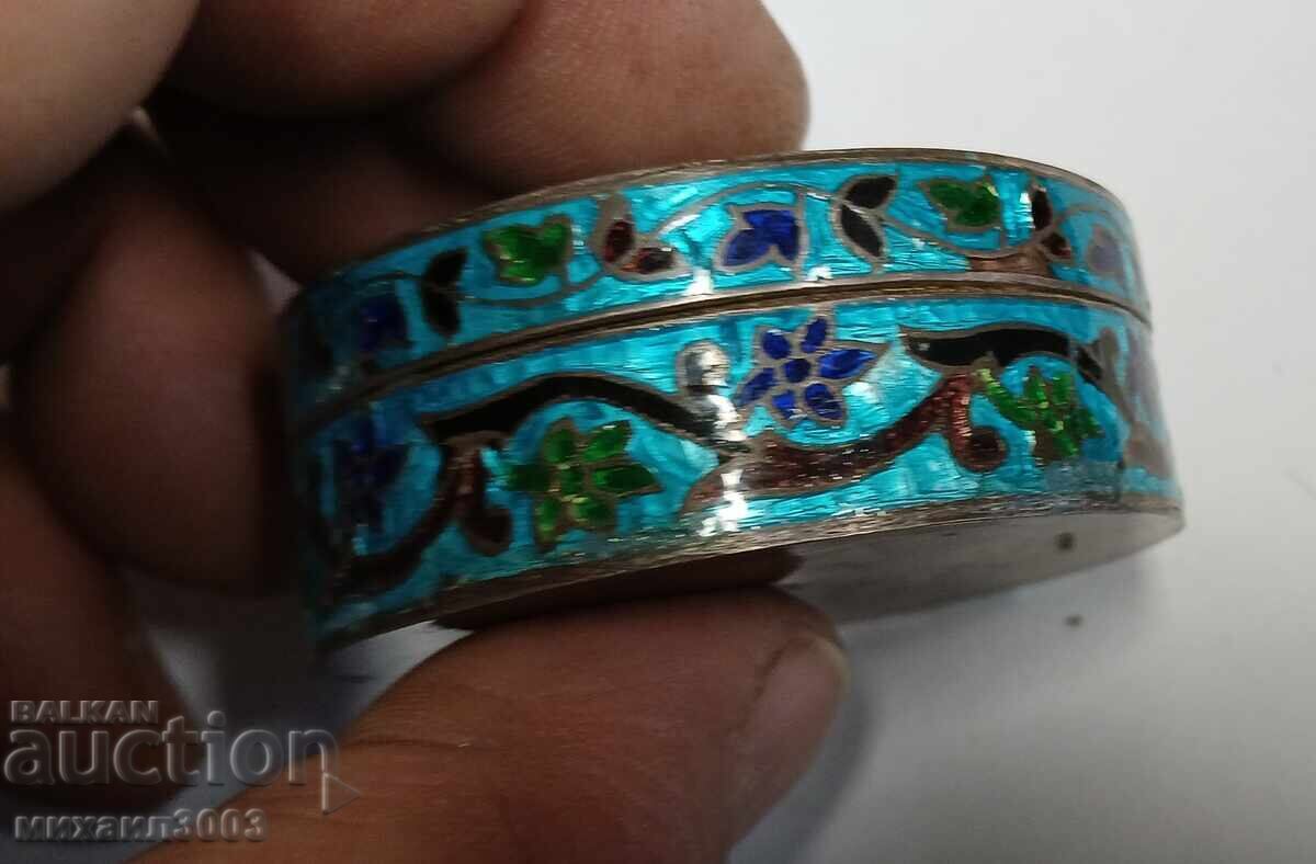 Livrarea Carcasă din argint cu email Livrarea Carcasă din argint cu email