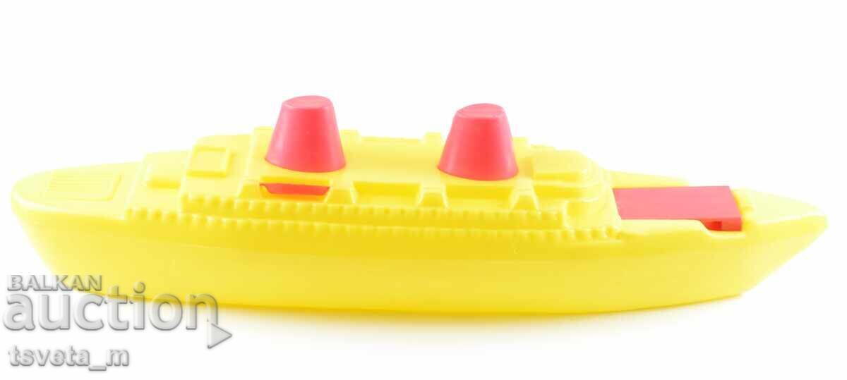 Auction Large plastic ship "Titanic", children's toys, social Auction Large plastic ship "Titanic", children's toys, social