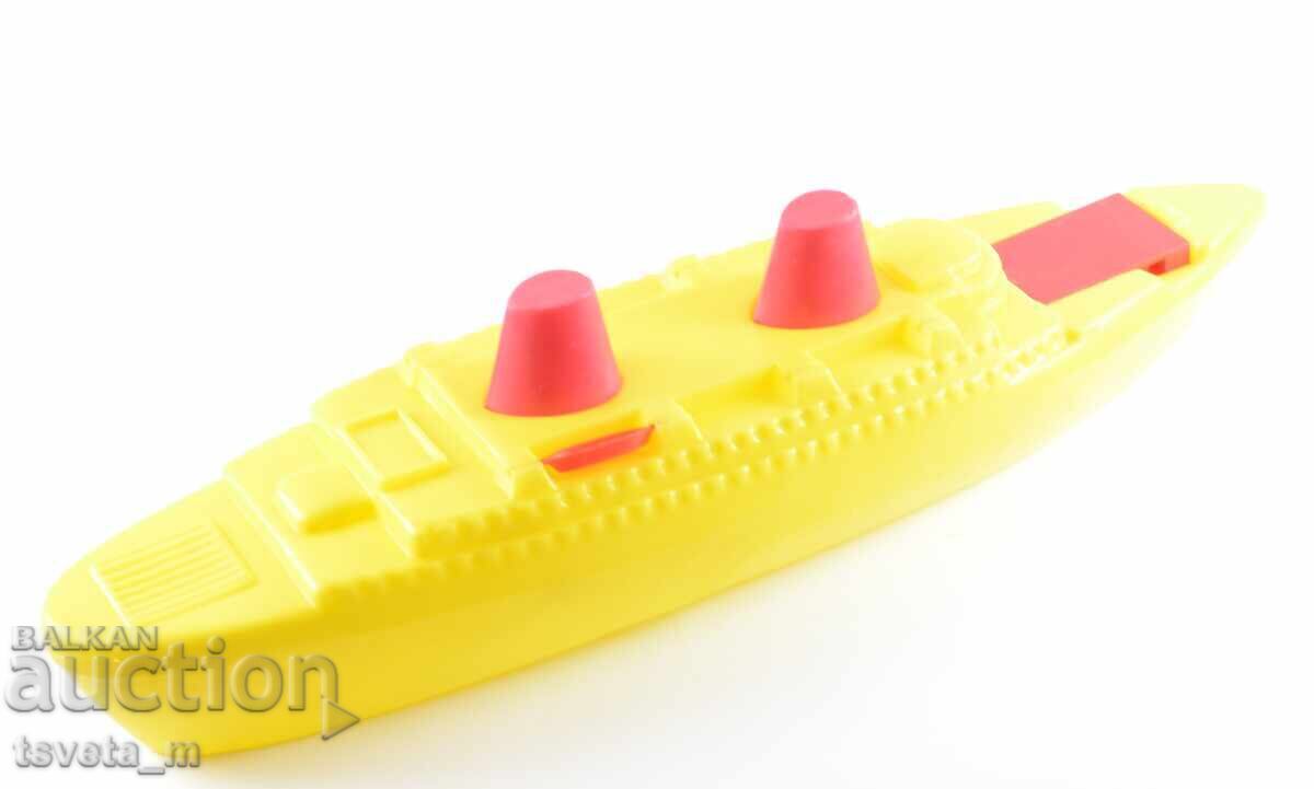 Large plastic ship "Titanic", children's toys, social Large plastic ship "Titanic", children's toys, social