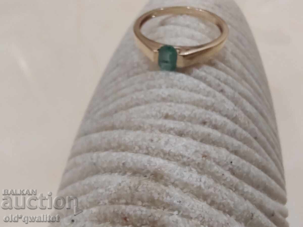 Auction Emerald Ring, 375 Gold, size 61-62 Auction Emerald Ring, 375 Gold, size 61-62