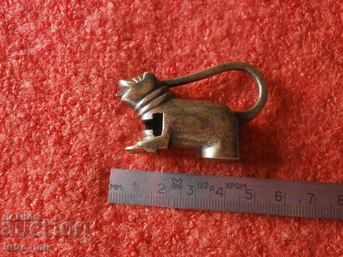OLD COLLECTIBLE PADLOCK with price 20.00 BGN | € 10.23 OLD COLLECTIBLE PADLOCK with price 20.00 BGN | € 10.23