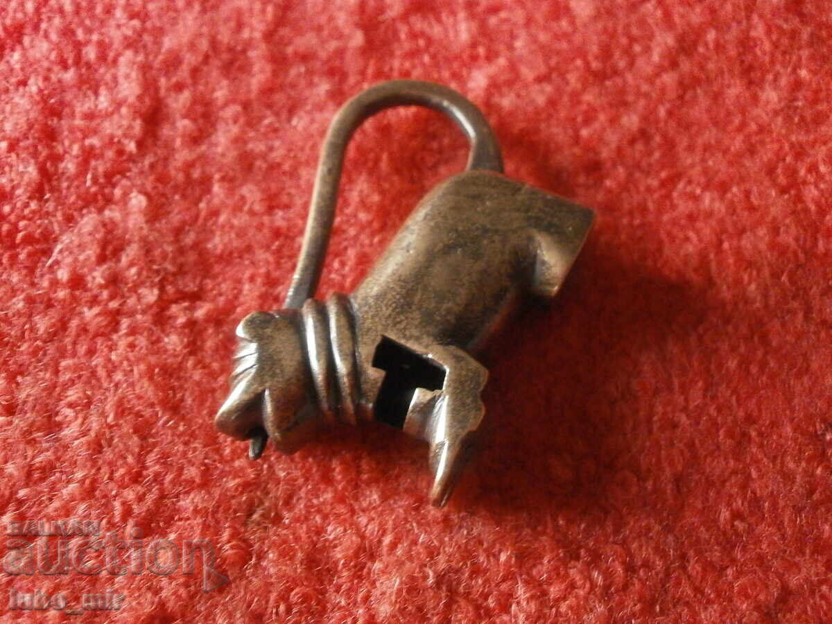 OLD COLLECTIBLE PADLOCK - 6 OLD COLLECTIBLE PADLOCK - 6