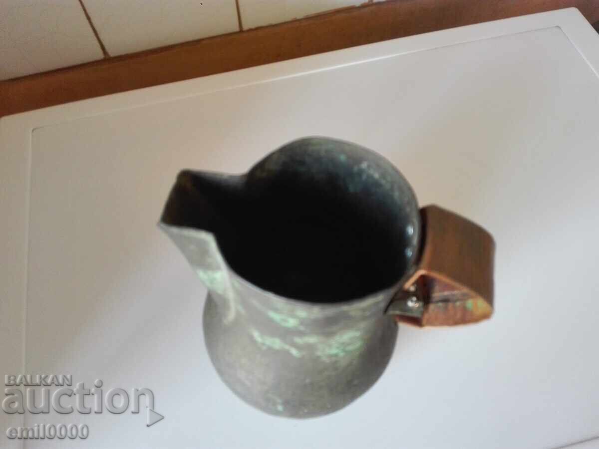 Стара медна кана. с цена 29.99 лв. | € 15.33 Стара медна кана. с цена 29.99 лв. | € 15.33