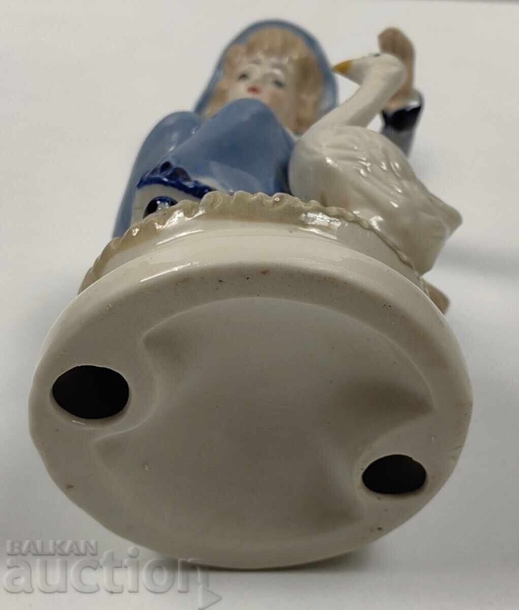 WOMAN BIRD DUCK PORCELAIN FIGURE STATUETTE PORCELAIN - 6 WOMAN BIRD DUCK PORCELAIN FIGURE STATUETTE PORCELAIN - 6