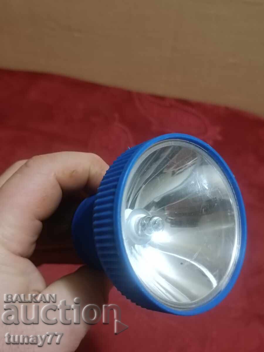 Auction Old Spotlight BARTA 618 Works only needs a battery Auction Old Spotlight BARTA 618 Works only needs a battery