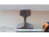 EXCELLENT ANVILO FROM THE RAILWAY RAIL