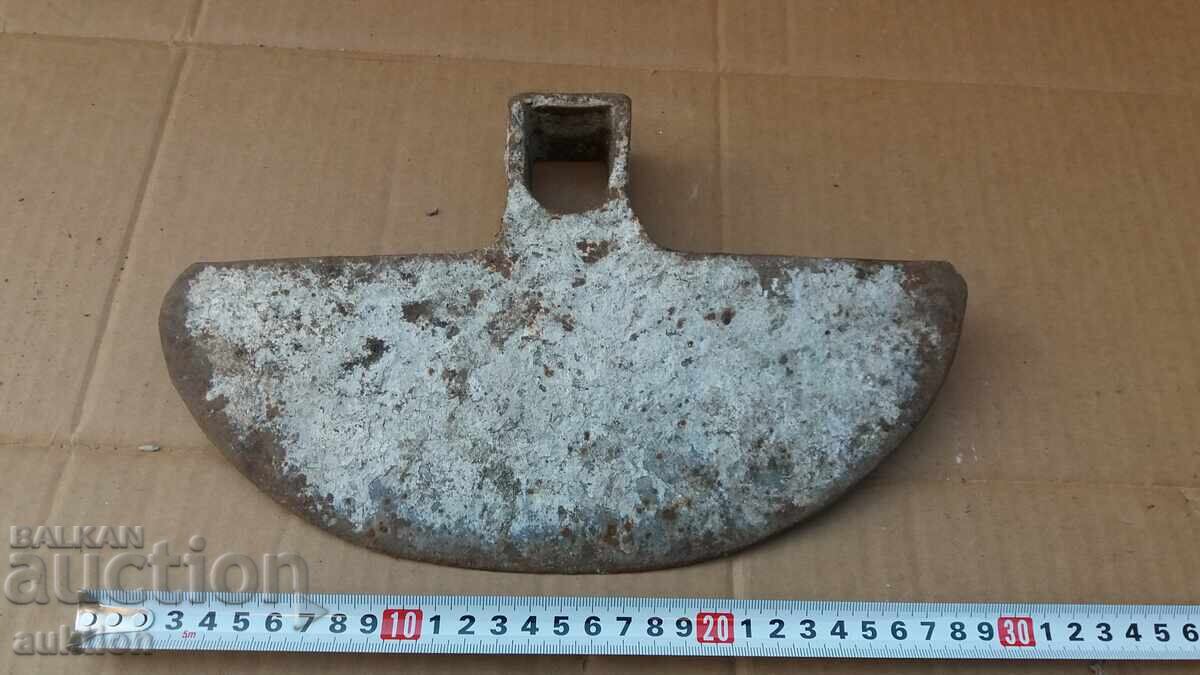 Auction OLD MASSIVE HOE Auction OLD MASSIVE HOE