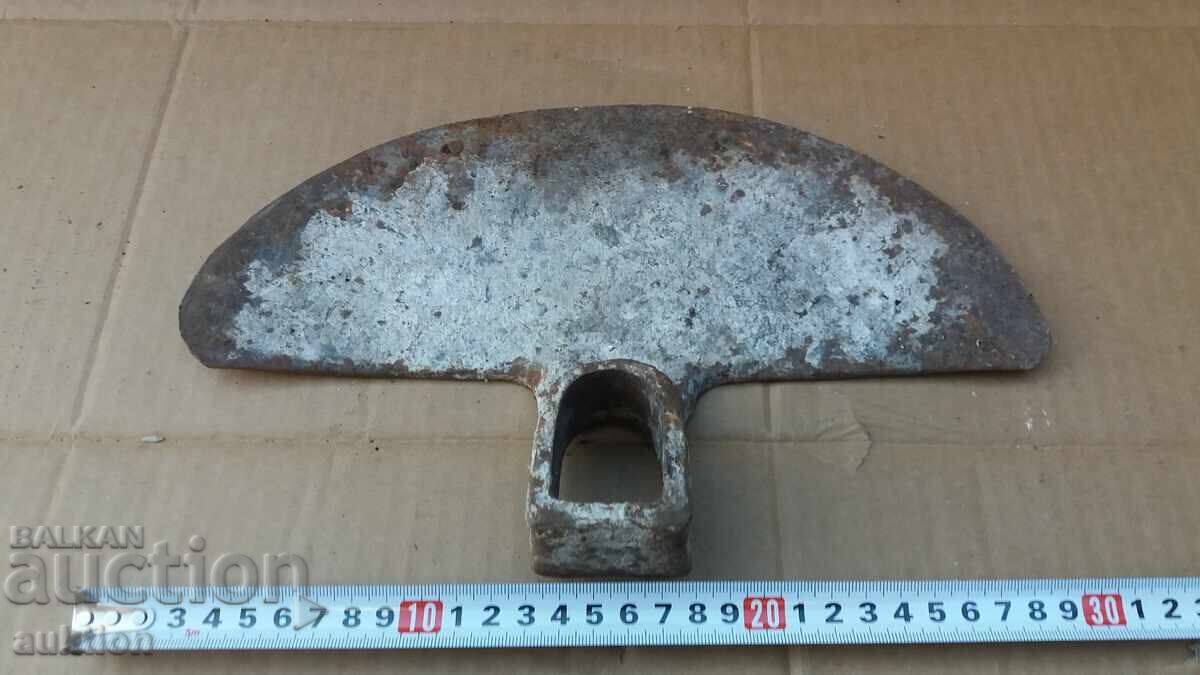 OLD MASSIVE HOE - 5 OLD MASSIVE HOE - 5