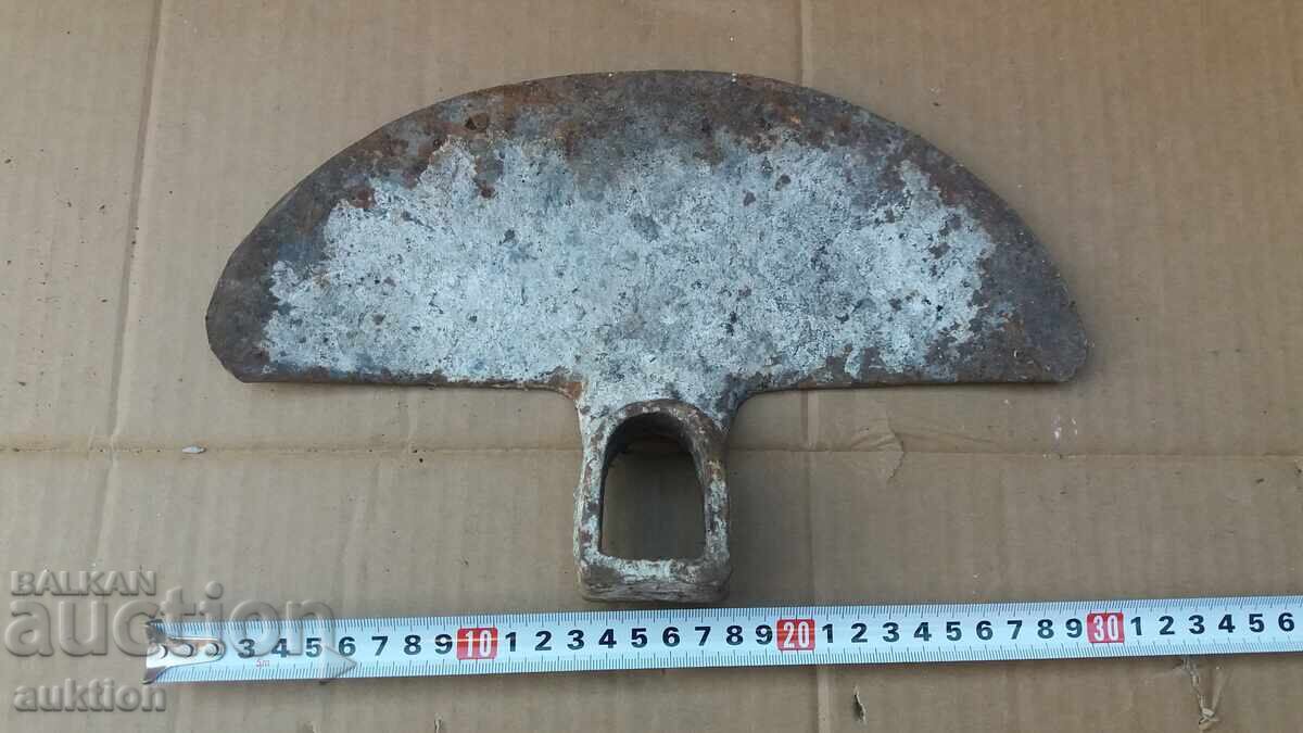 OLD MASSIVE HOE - 6 OLD MASSIVE HOE - 6