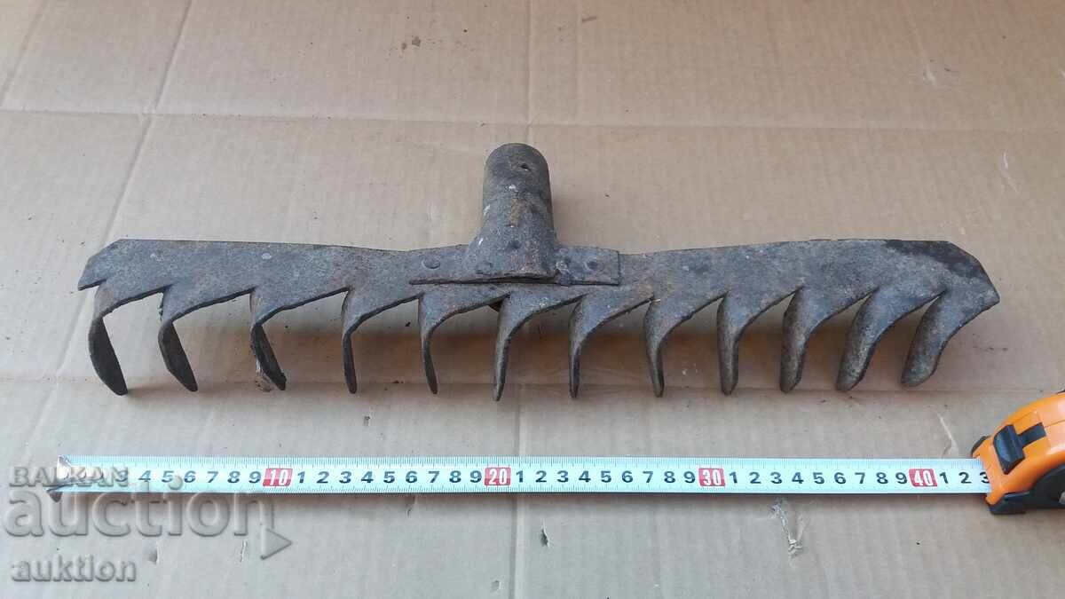 OLD RENAISSANCE RIVET EDGE - 5 OLD RENAISSANCE RIVET EDGE - 5