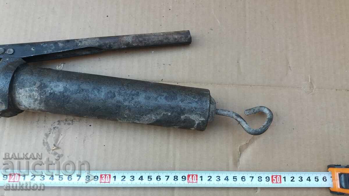 Licitație BĂTRÂN PĂCĂTOS - MUNCĂ