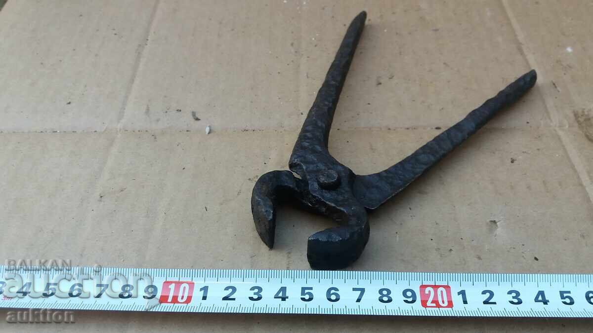 OLD GARDEN - WROUGHT IRON - 5 OLD GARDEN - WROUGHT IRON - 5