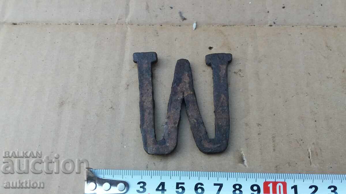 OLD FORGED RENAISSANCE EMBLEM FOR STAMPING - 7 OLD FORGED RENAISSANCE EMBLEM FOR STAMPING - 7