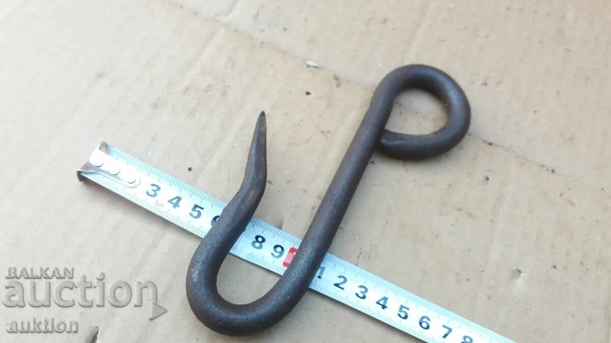 Livrarea CÂLLIG FORJAT DE RENAȘTERE, CHENGEL Livrarea CÂLLIG FORJAT DE RENAȘTERE, CHENGEL