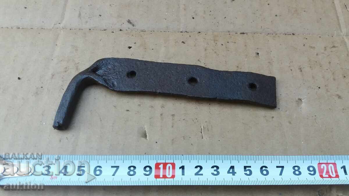 Licitație LACAT VECHI DE POARTA FORJAT