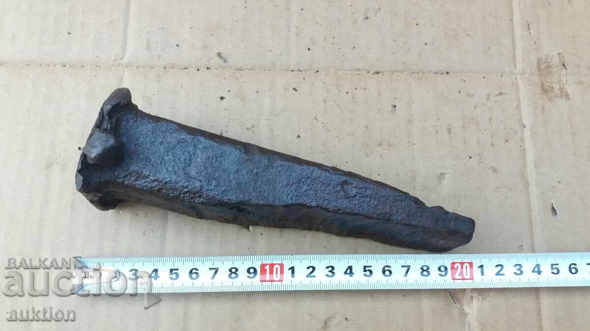 Delivery of MASSIVE FORGED DAGGER, CHISEL, TOOL FOR CARPETS Delivery of MASSIVE FORGED DAGGER, CHISEL, TOOL FOR CARPETS