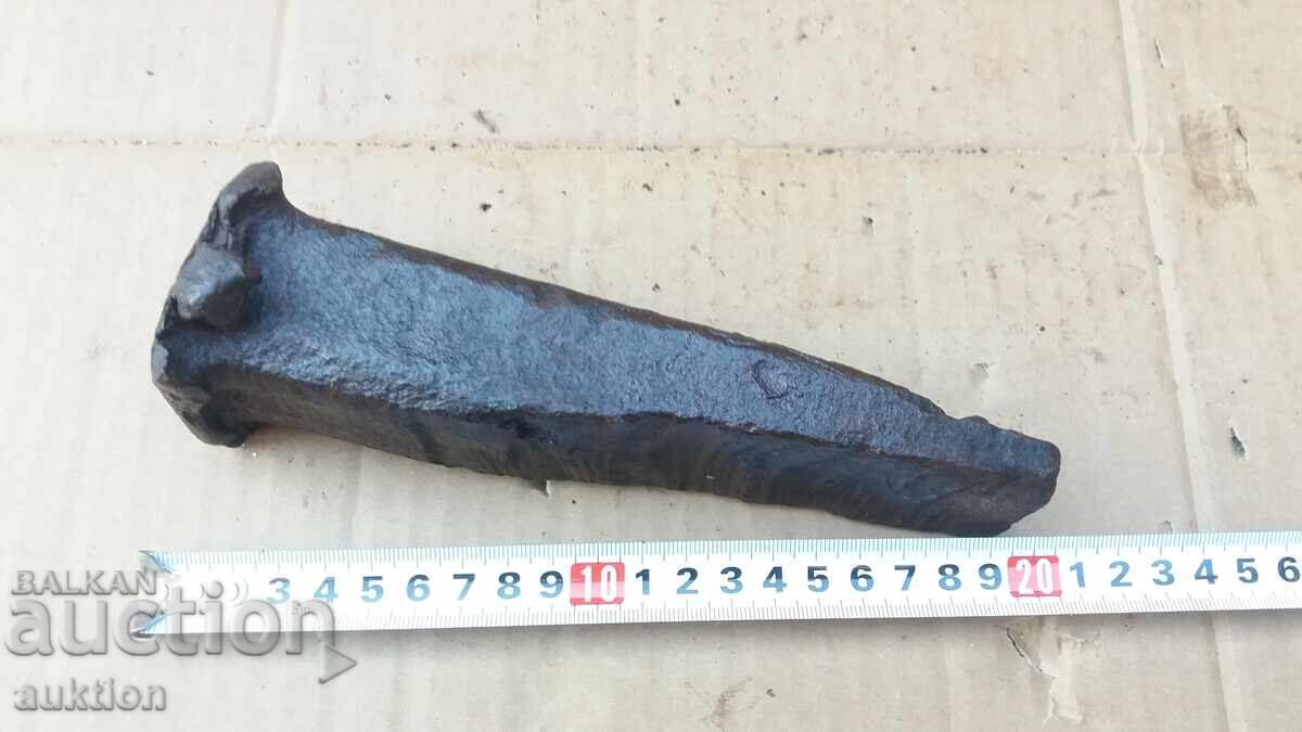 MASSIVE FORGED DAGGER, CHISEL, TOOL FOR CARPETS - 5 MASSIVE FORGED DAGGER, CHISEL, TOOL FOR CARPETS - 5