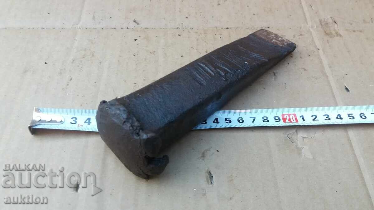 MASSIVE FORGED DAGGER, CHISEL, TOOL FOR CARPETS - 7 MASSIVE FORGED DAGGER, CHISEL, TOOL FOR CARPETS - 7