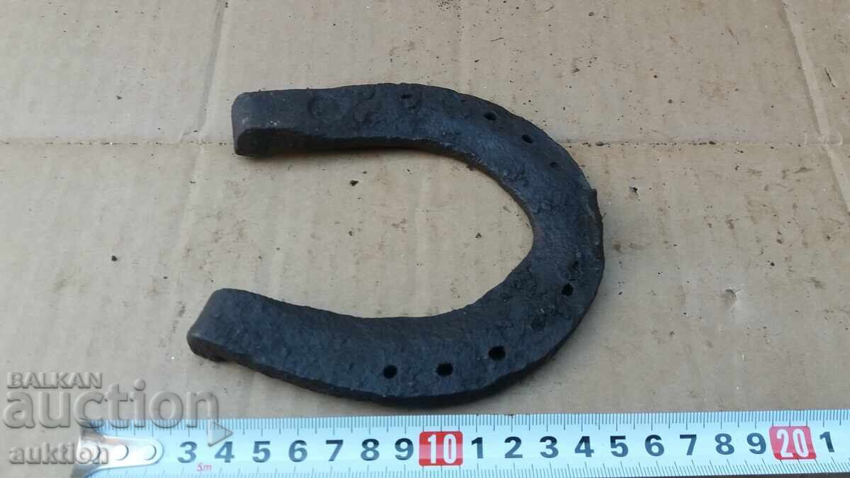 OLD FORGED HORSESHOE, HORSESHOE - 5 OLD FORGED HORSESHOE, HORSESHOE - 5
