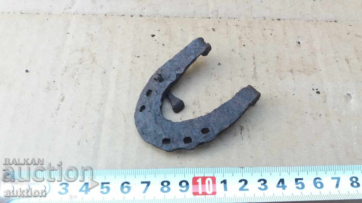 OLD FORGED HORSESHOE, HORSESHOE - 6 OLD FORGED HORSESHOE, HORSESHOE - 6