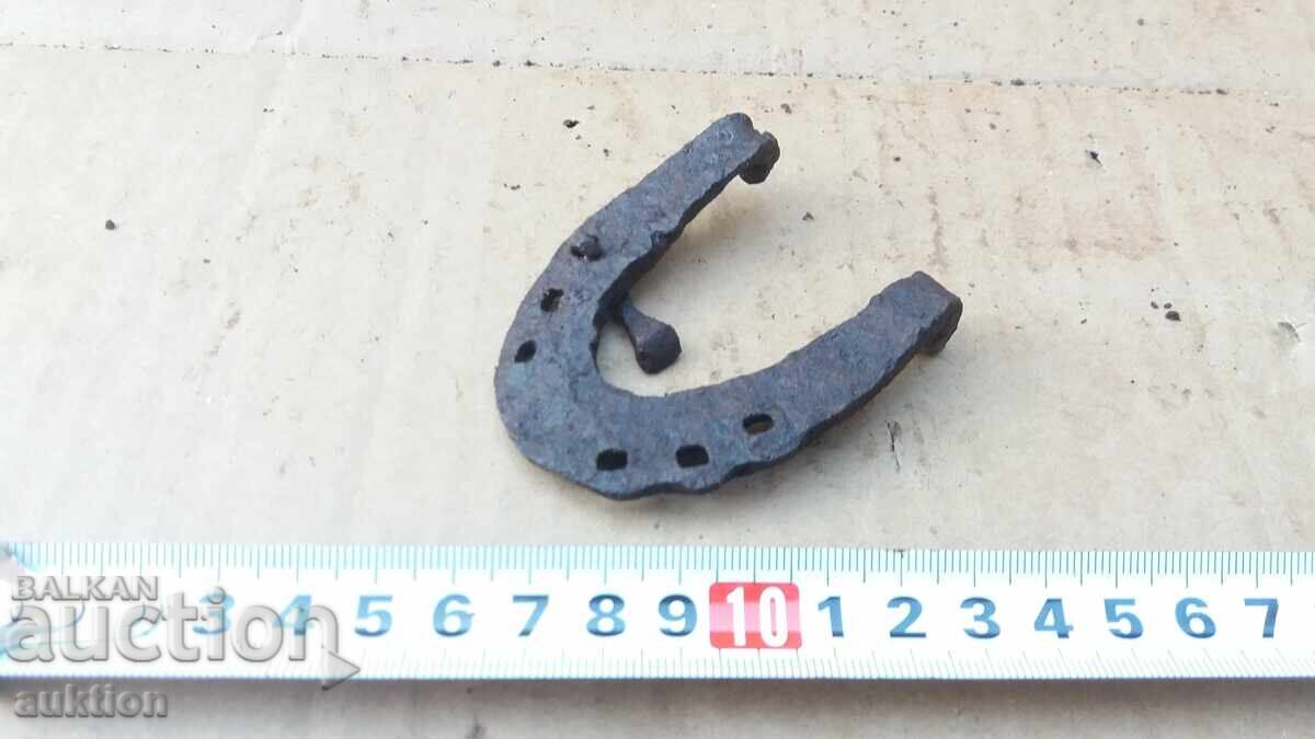 OLD FORGED HORSESHOE, HORSESHOE - 7 OLD FORGED HORSESHOE, HORSESHOE - 7
