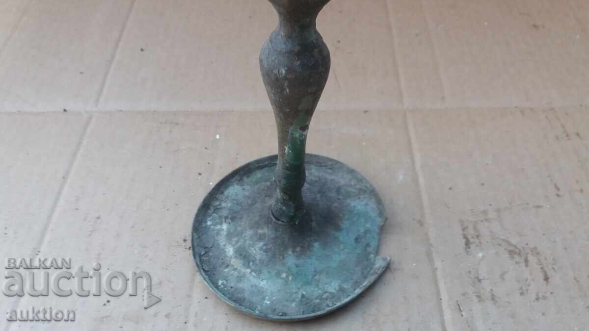 Auction RENAISSANCE SOLID BRONZE CANDLEHOLDER Auction RENAISSANCE SOLID BRONZE CANDLEHOLDER