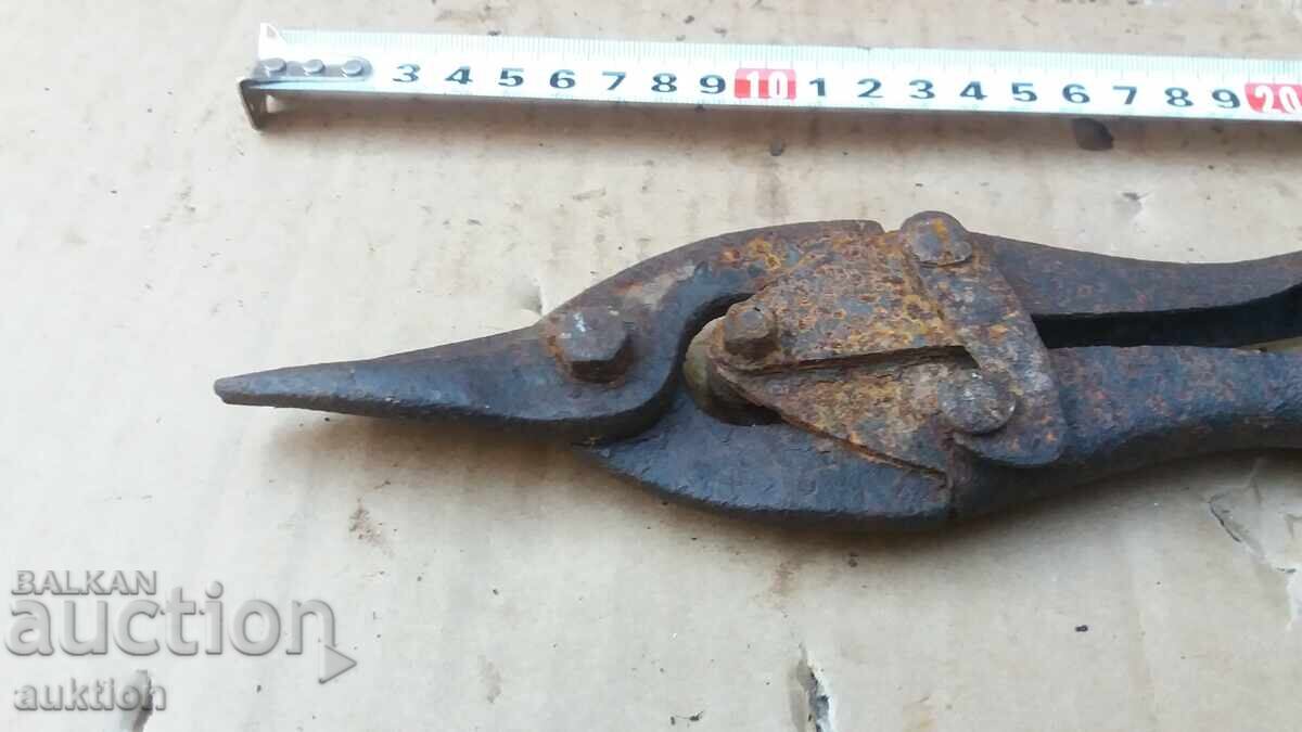Auction OLD SCISSORS FOR CUTTING SHEET METAL Auction OLD SCISSORS FOR CUTTING SHEET METAL