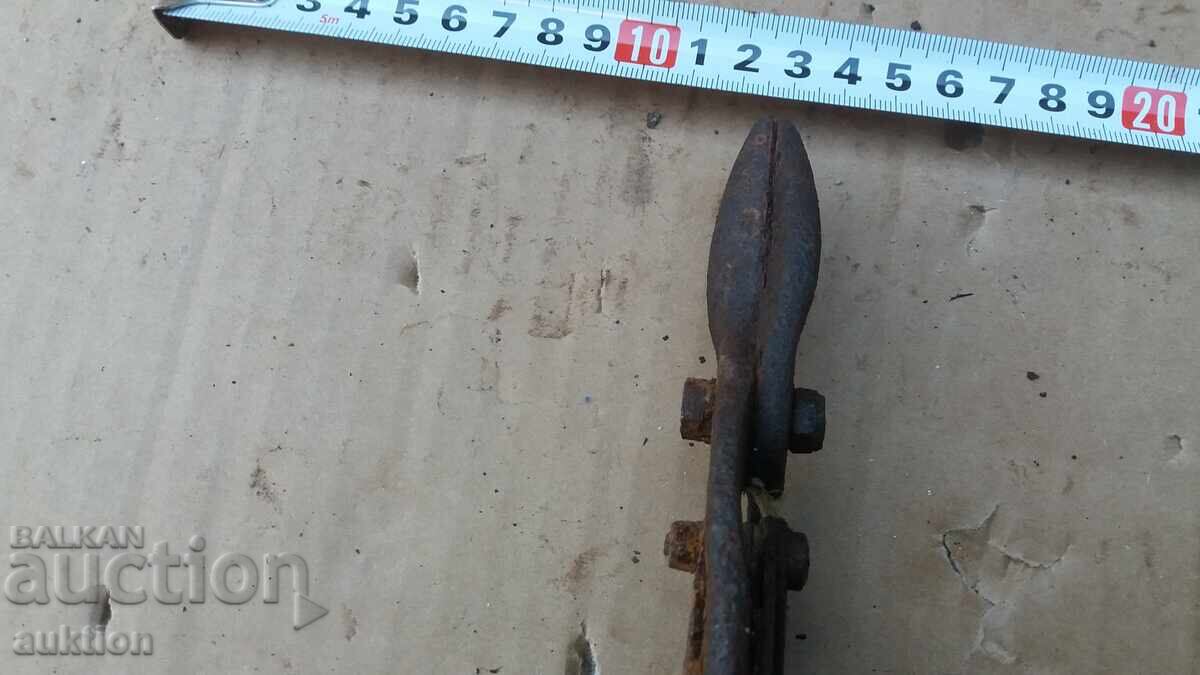 OLD SCISSORS FOR CUTTING SHEET METAL - 6 OLD SCISSORS FOR CUTTING SHEET METAL - 6