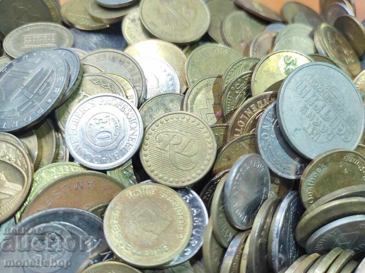 Delivery of Over 800 pcs. tokens about 5.6 kilograms Delivery of Over 800 pcs. tokens about 5.6 kilograms