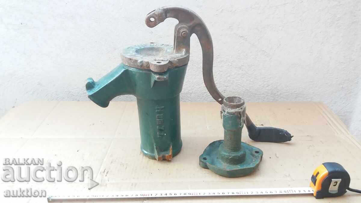 POMPA DE APA VECHE MASIVA, CURTE FERMA cu preț 34.99 BGN | € 17.89 POMPA DE APA VECHE MASIVA, CURTE FERMA cu preț 34.99 BGN | € 17.89