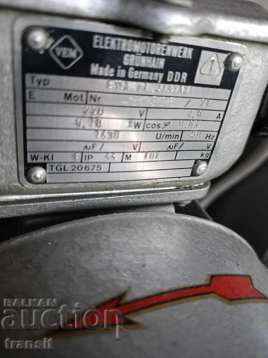 Licitație Pompa de vid Germania RDG. Licitație Pompa de vid Germania RDG.