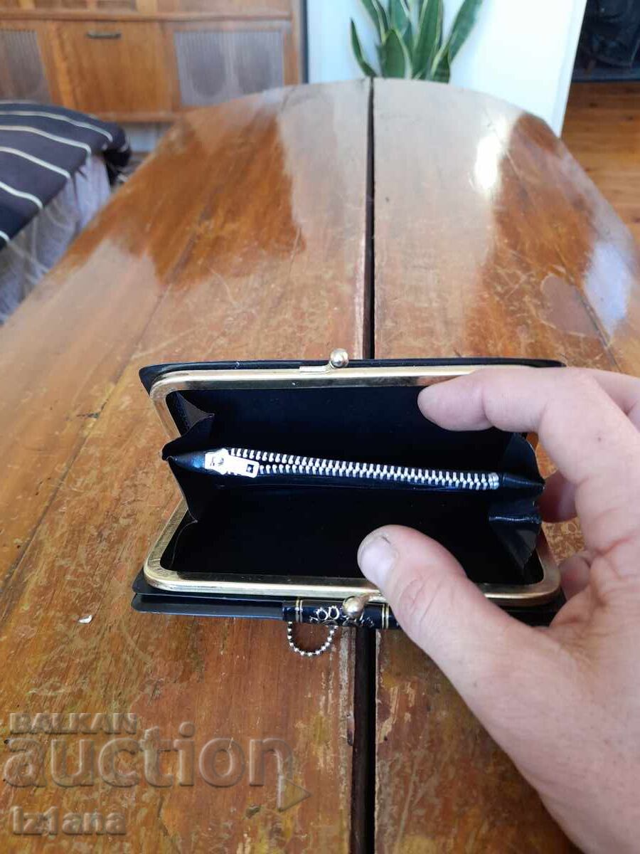 Old lady's purse - 5 Old lady's purse - 5