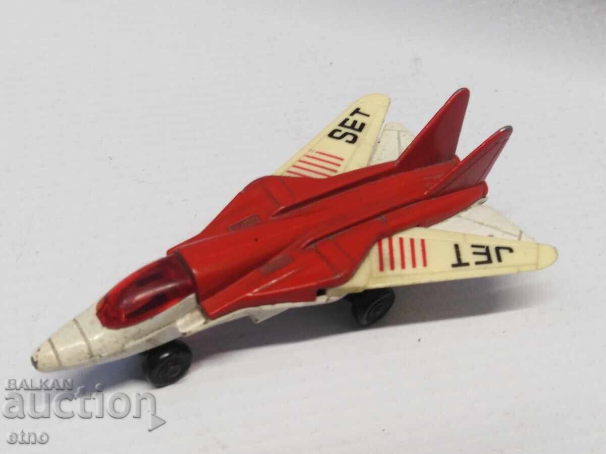 1981 avion, MATCBOX- MACAU, jucărie cu preț 20.00 BGN | € 10.23 1981 avion, MATCBOX- MACAU, jucărie cu preț 20.00 BGN | € 10.23