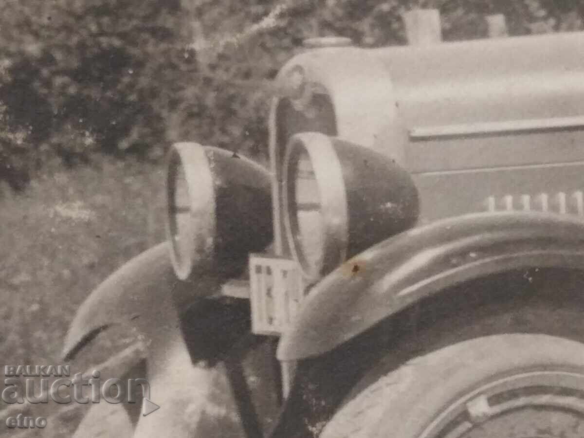 1928. ROYAL PHOTO-RETRO CAR with price 25.00 BGN | € 12.78 1928. ROYAL PHOTO-RETRO CAR with price 25.00 BGN | € 12.78