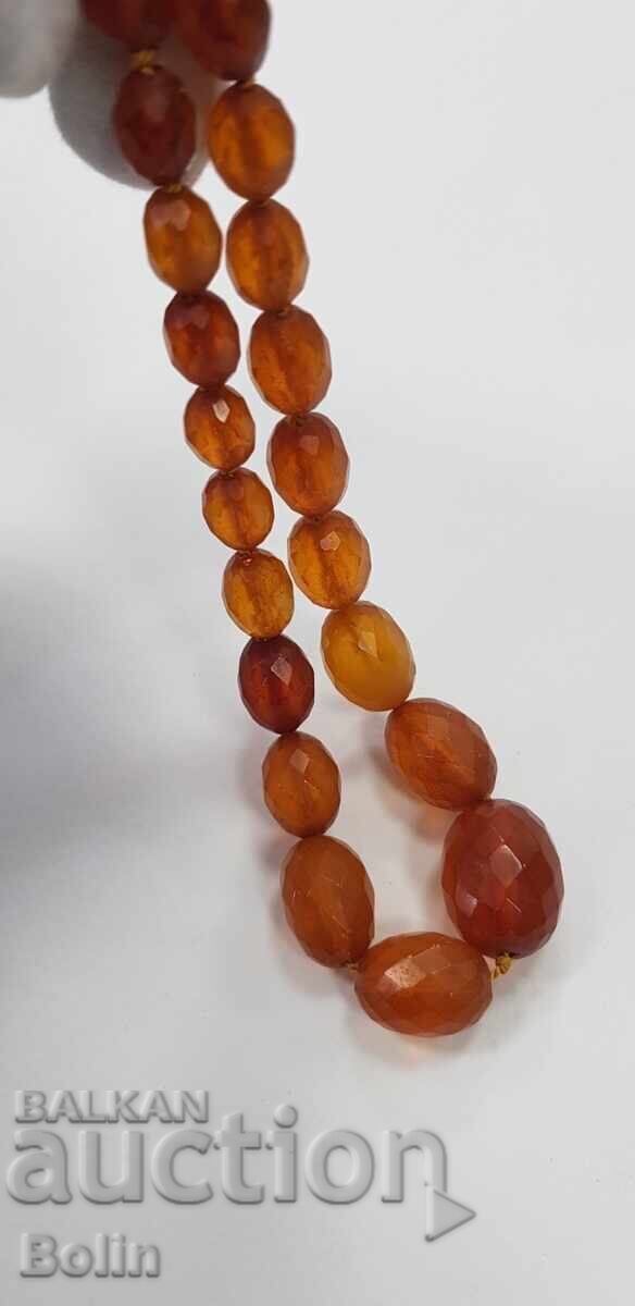 Аукцион Фасетиран гердан, колие от натурален кехлибар 20в. 39,4 гр Аукцион Фасетиран гердан, колие от натурален кехлибар 20в. 39,4 гр
