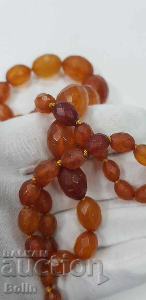 Faceted necklace, natural amber necklace 20th century. 39.4 g - 6