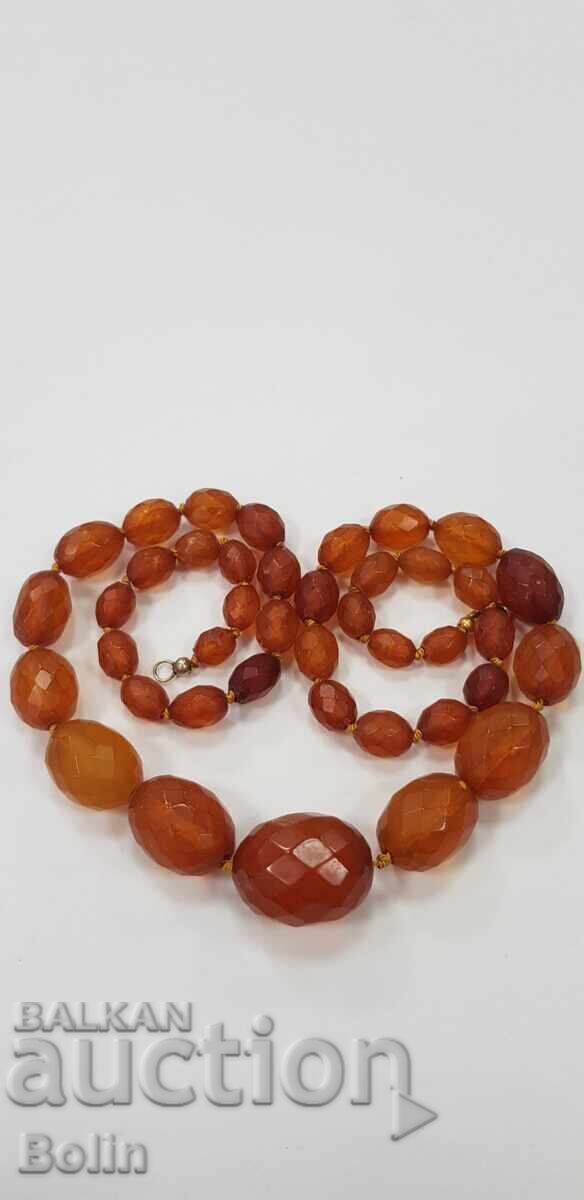 Faceted necklace, natural amber necklace 20th century. 39.4 g