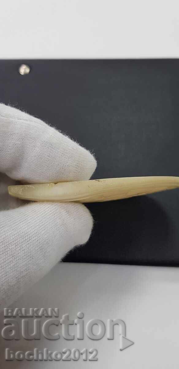 Renaissance engraved mother-of-pearl with a bird from the pafta - 19th century - 7 Renaissance engraved mother-of-pearl with a bird from the pafta - 19th century - 7