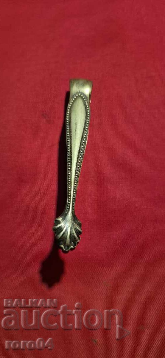 Auction ICE CLIP - ALPACCA HOKA Auction ICE CLIP - ALPACCA HOKA