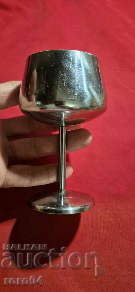 Licitație STICLA - SCAUN - OTEL INOX