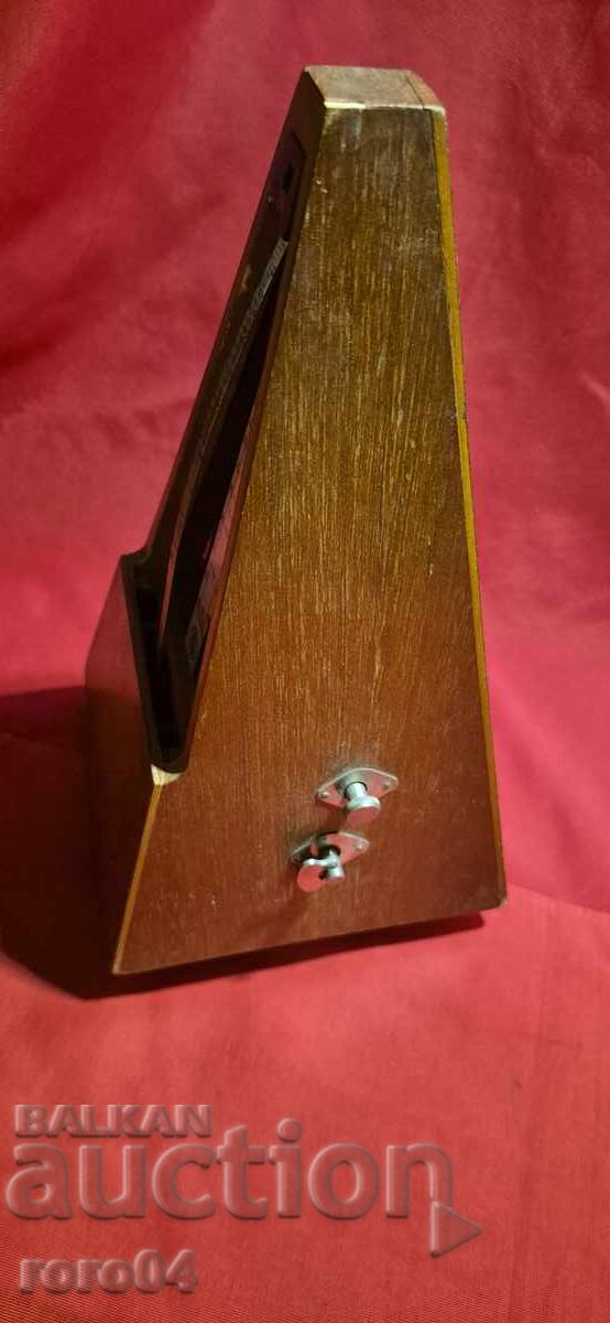 METRONOME - GERMAN - PERFECT with price 67.50 BGN | € 34.51