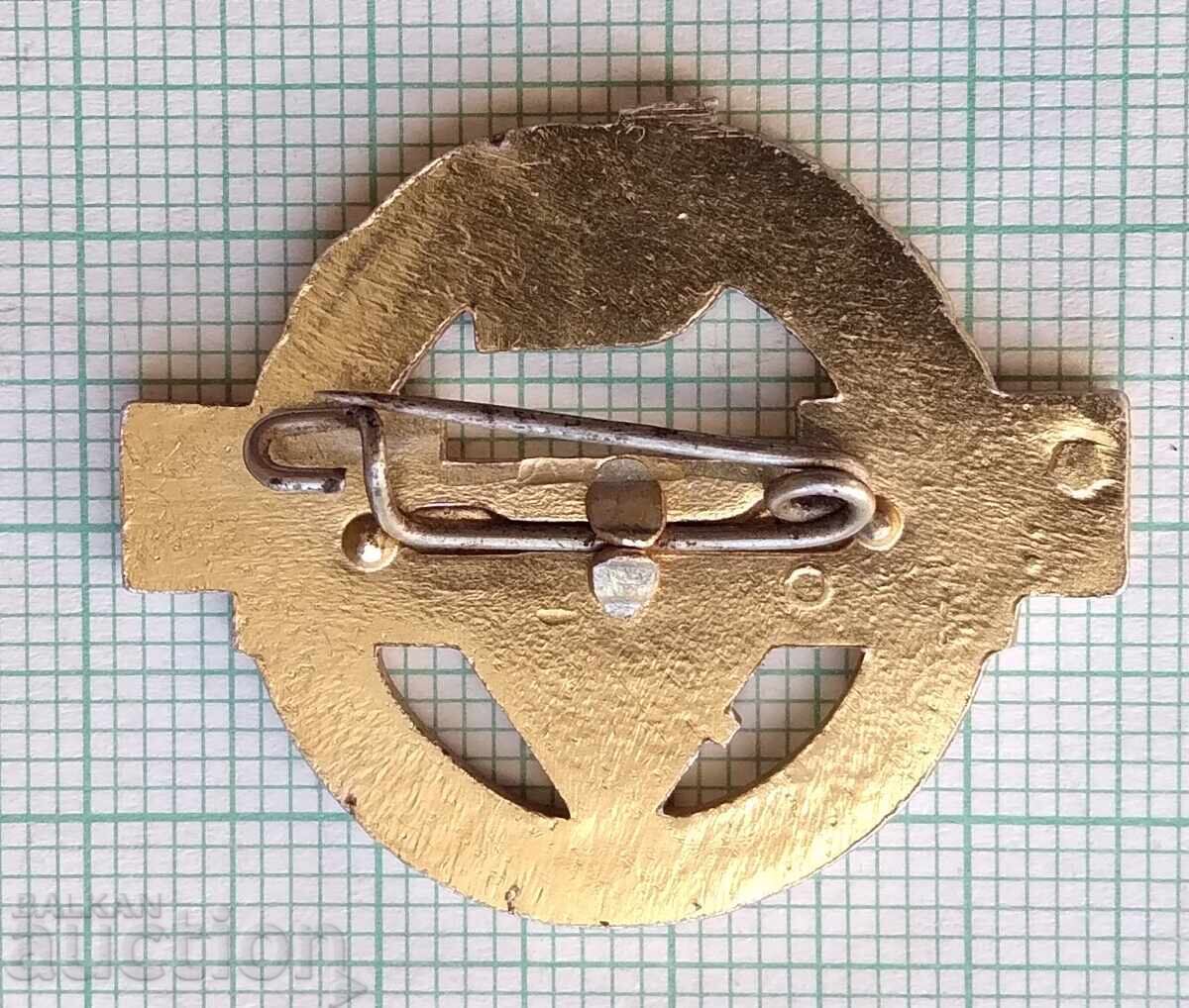 Auction 17808 Badge - JP pioneers GDR Germany 1968 Auction 17808 Badge - JP pioneers GDR Germany 1968