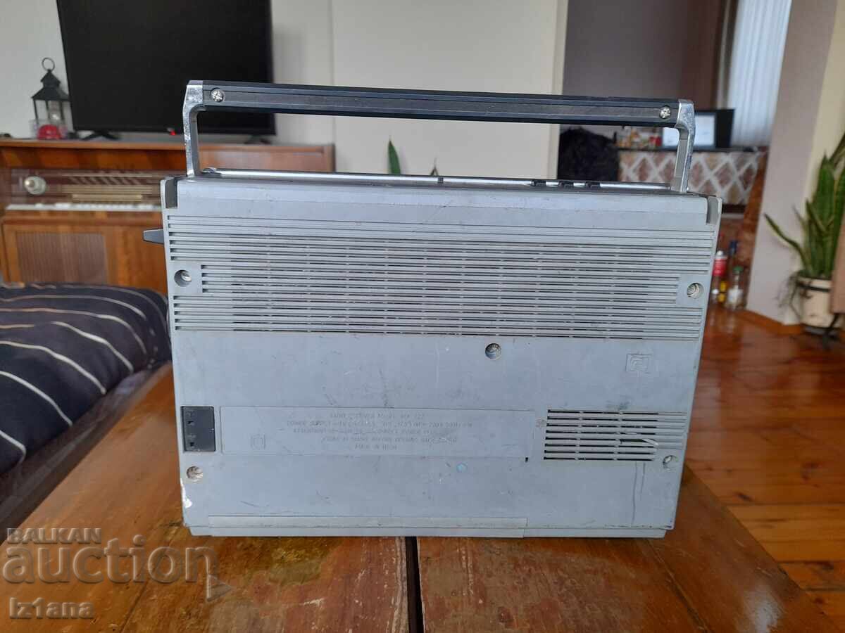 Auction Old radio, radio receiver VEF, VEF 222 Auction Old radio, radio receiver VEF, VEF 222